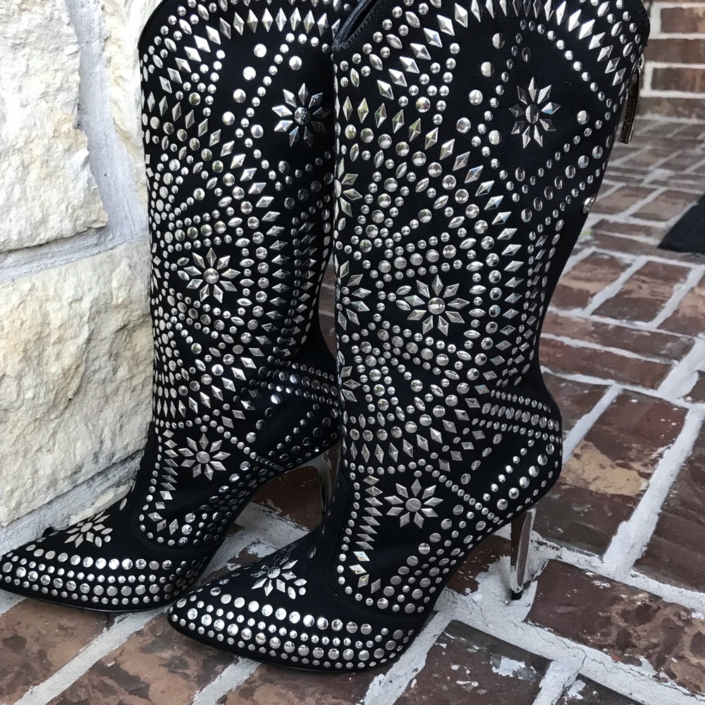 Boots - Picture 2 of 6